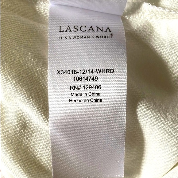 LASCANA,  White and Red Embroidered look. (Stamps) fresh blouse. - Picture 6 of 9